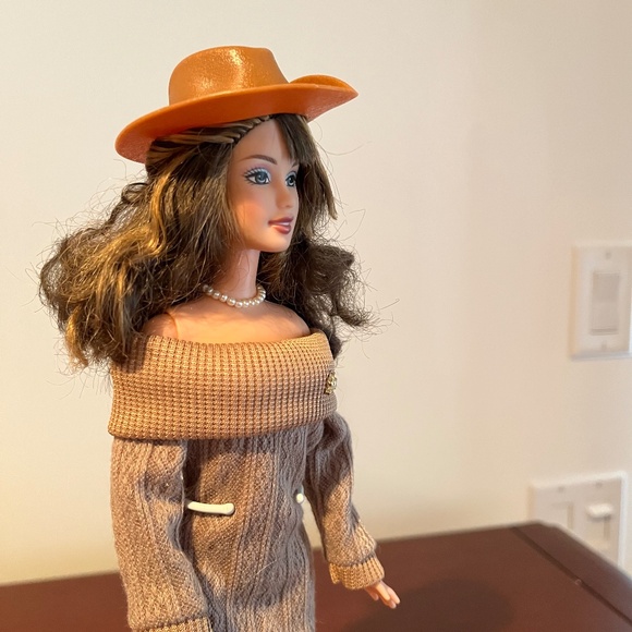 Barbie Doll 2005 Fashion Fever Teresa, Wave C - Picture 5 of 8